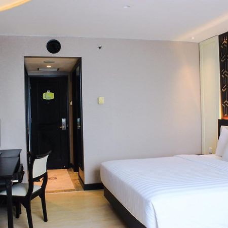 Grand Arkenso Park View Hotel Semarang Exterior photo