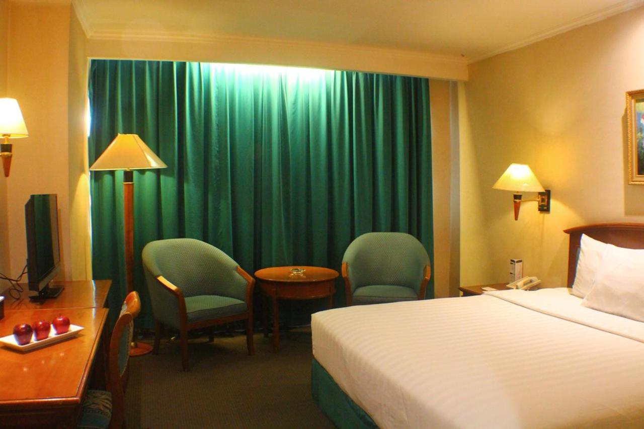 Grand Arkenso Park View Hotel Semarang Exterior photo