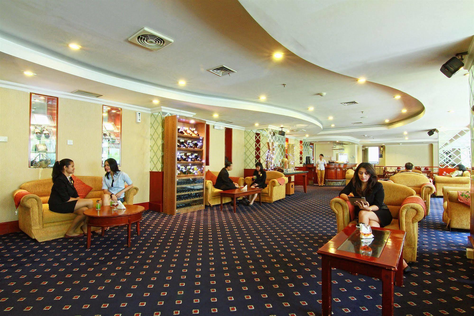 Grand Arkenso Park View Hotel Semarang Exterior photo