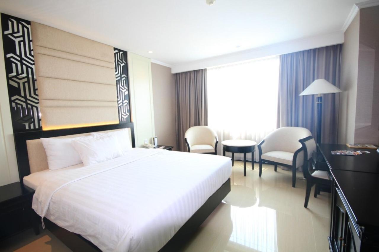 Grand Arkenso Park View Hotel Semarang Exterior photo